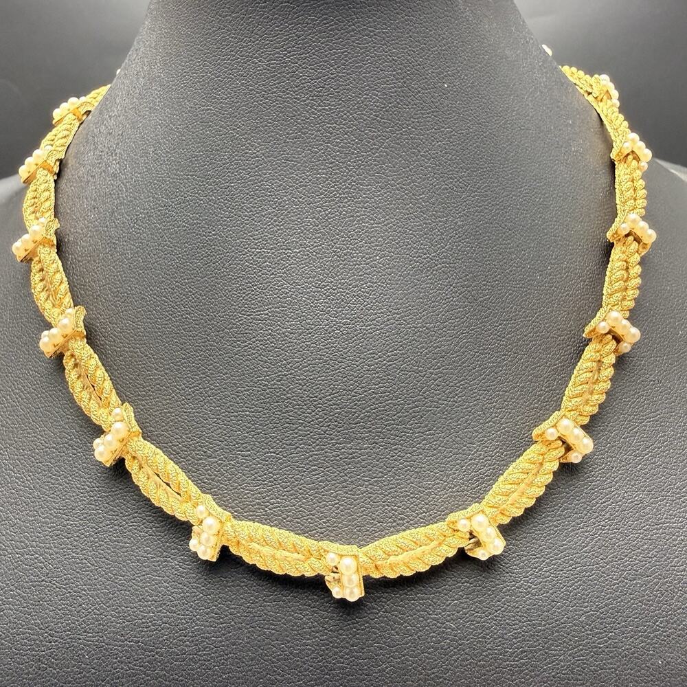 Vintage Crown Trifari Necklace Brushed Gold Rope Faux Pearls Choker 15-1/2”
